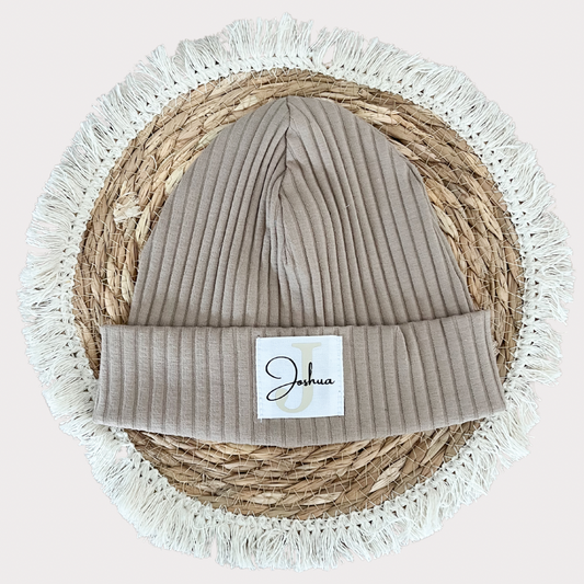 Beanie mit Name Beige